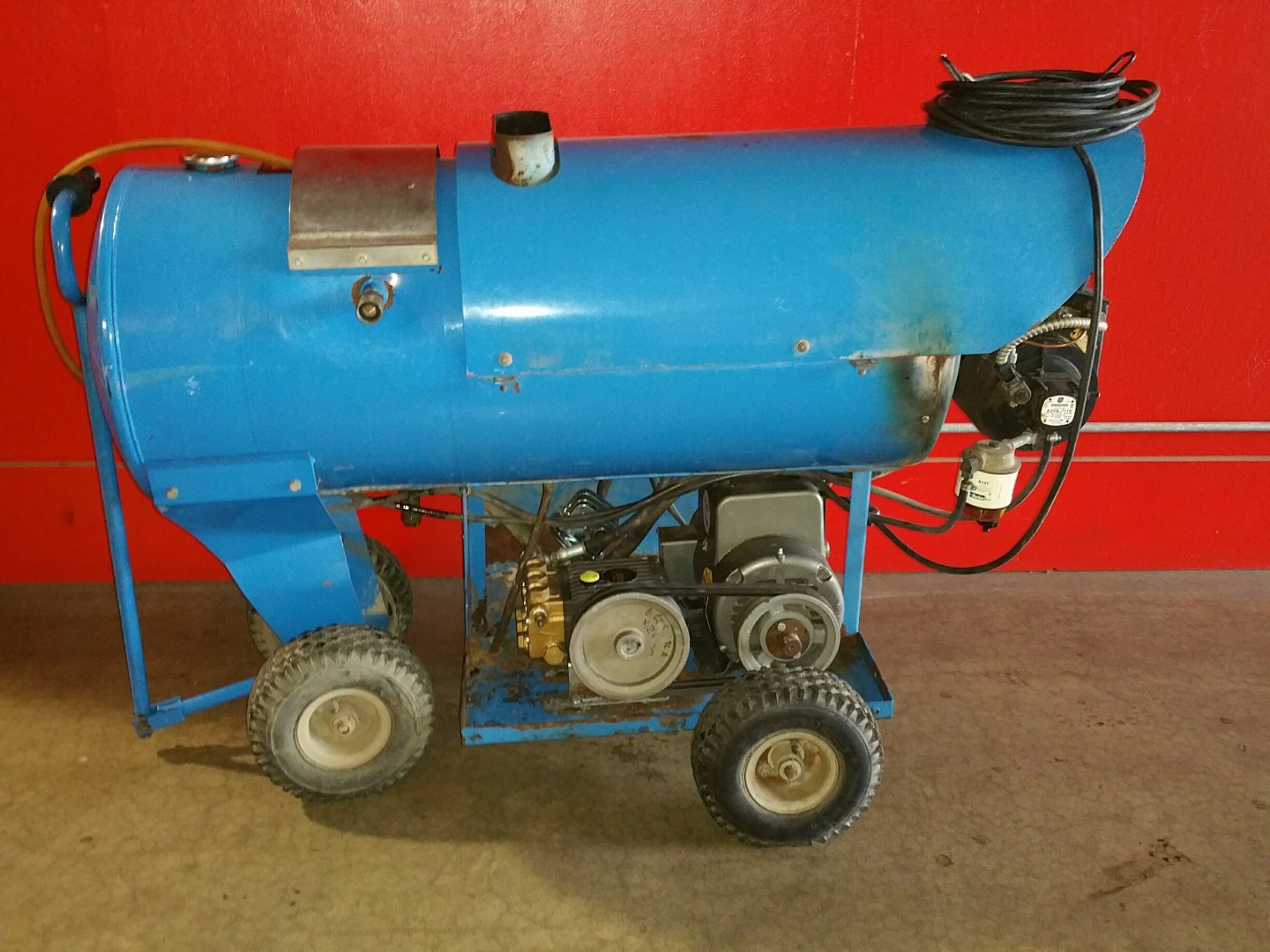 Used Delco Versa 200C Hot Water Diesel 3.5GPM @ 1200PSI Pressure Washer