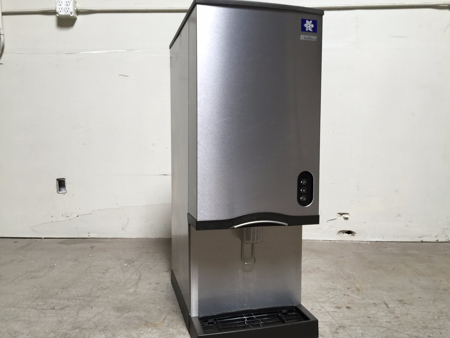 Used Manitowoc 2013 Rns 20a 161 Countertop Nugget Ice Maker W