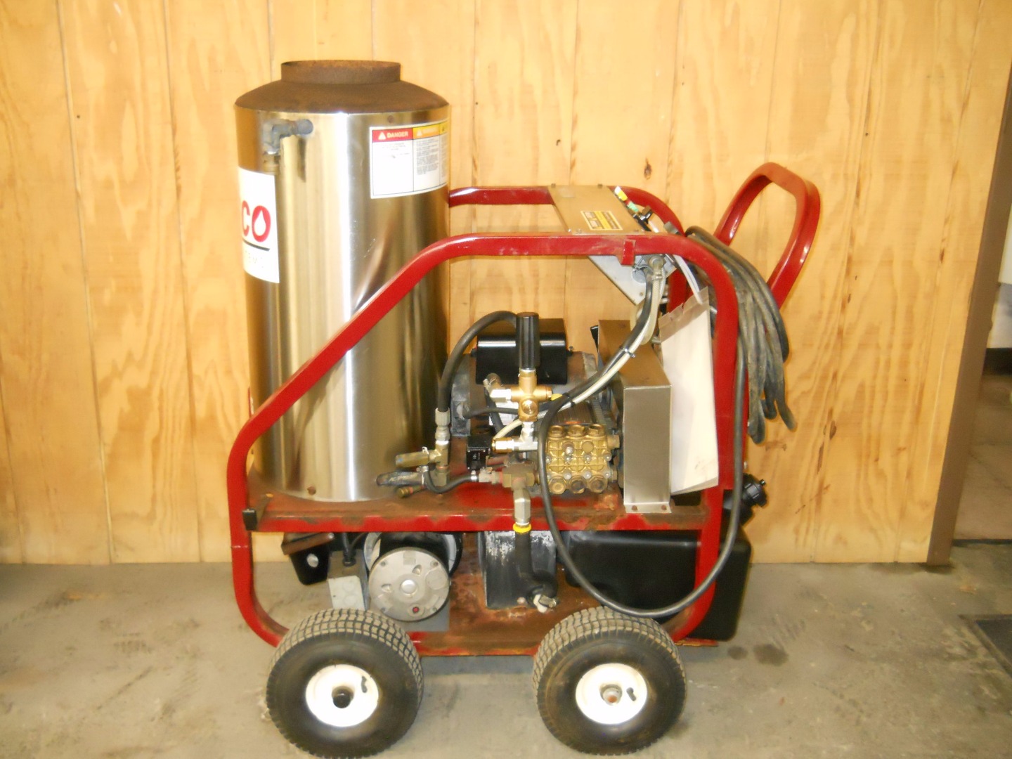 Used Whitco 420RS Hot Water Electric / Diesel 4GPM 2000PSI Pressure